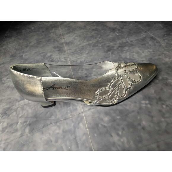 New Annie Womens Low Chunky Silver Metallic Clear Heels Size 8.5 M - Picture 1 of 11